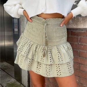 NWT Zara Khaki Eyelet Ruffle Skirt Skort Green Small